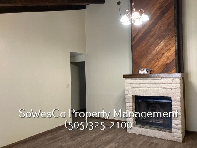 Building Photo - 3 Bedroom 2 Bath Home in Central Farmingto...