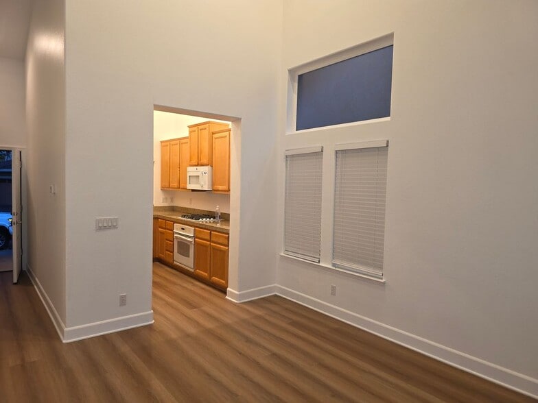 Building Photo - 426 Matteri Cir