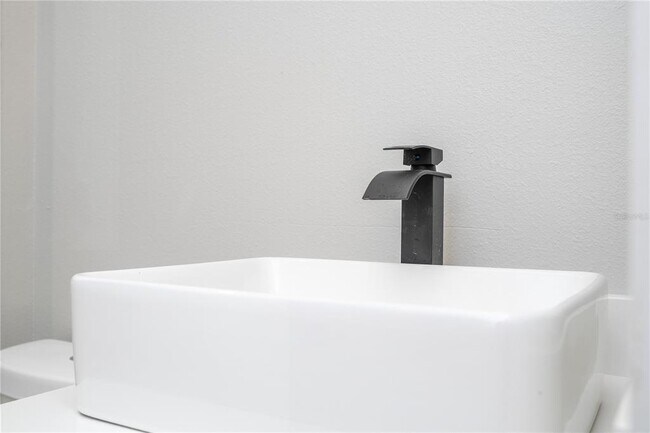 Building Photo - 70 McDill Dr