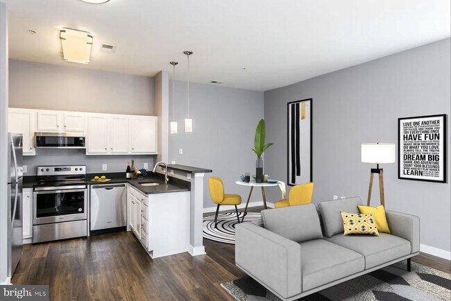 Primary Photo - 301 W Franklin St