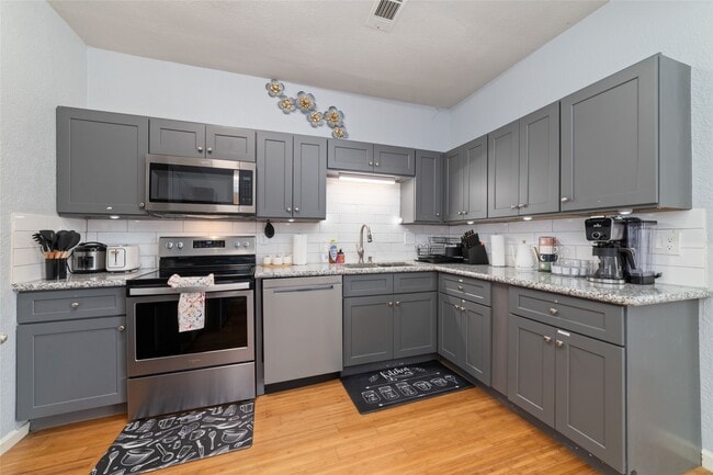 Building Photo - 5119 Avenue O 1/2