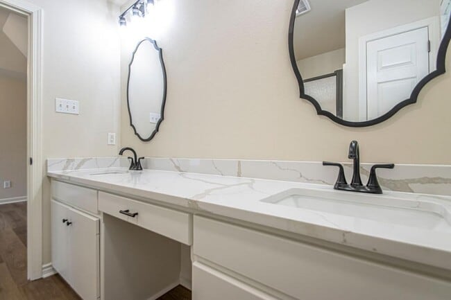 Building Photo - 23 Pamela Ln