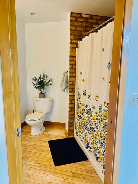 Modern Bath - 1017 S 2nd St