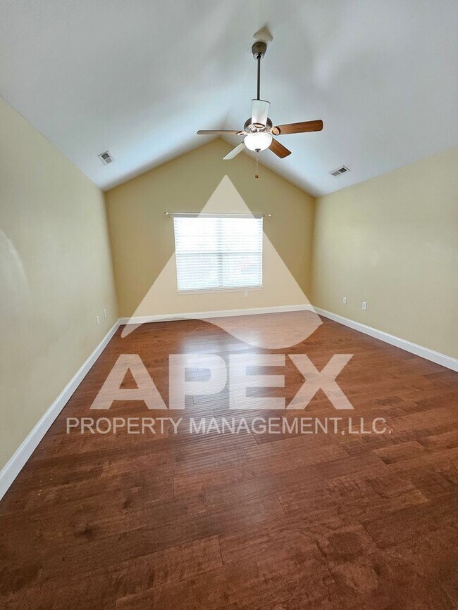 Building Photo - Gorgeous 4 Bd/3 Ba Luxury Condo in the Cot...