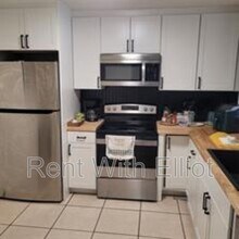 Building Photo - 7173 Orange Dr