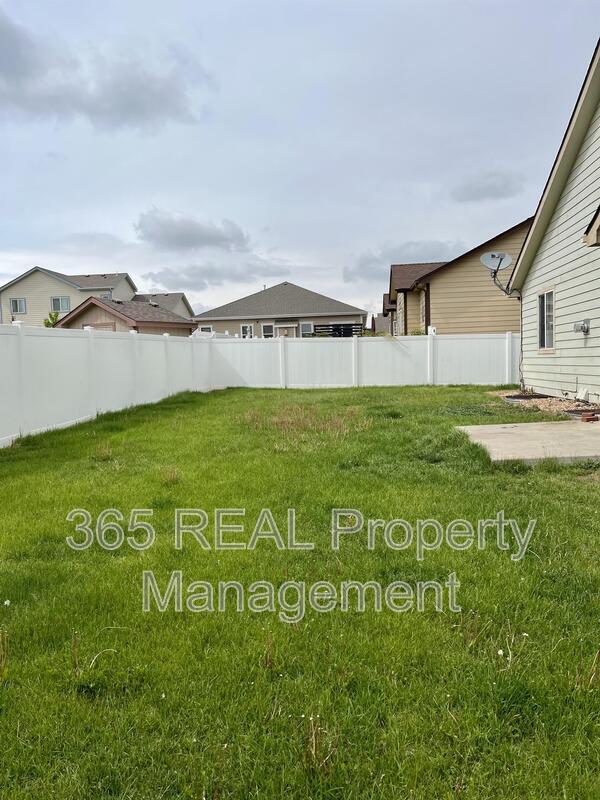 Building Photo - 3415 Syrah St