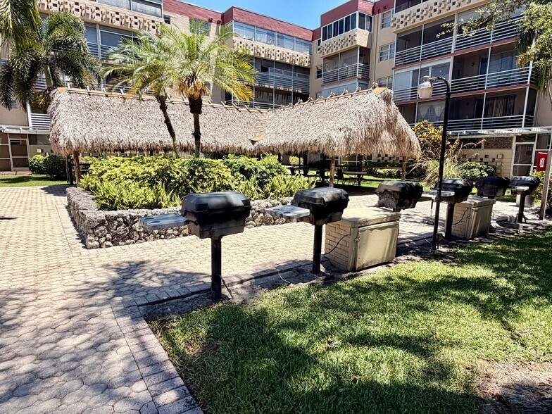 Barbecue Grills - 403 NW 68th Ave