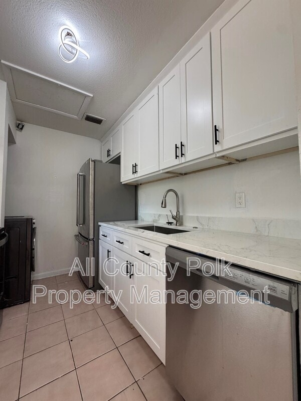 Building Photo - 3018 Galaxy Ln