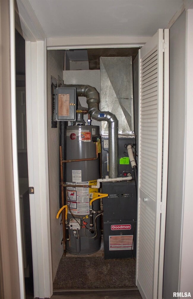 Building Photo - 2539 W Monroe St