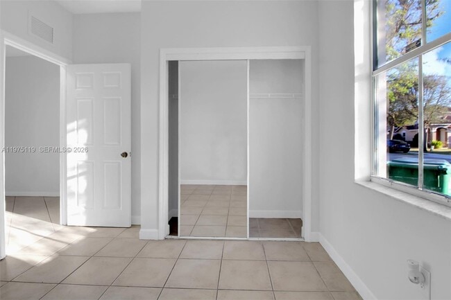 Building Photo - 27463 SW 137th Ct