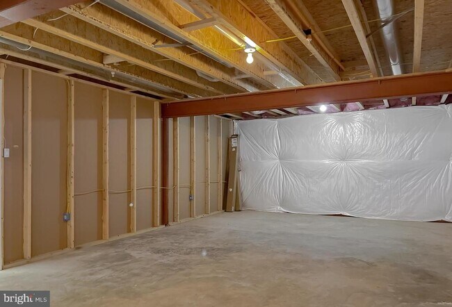 Building Photo - 23246 Lindsay Dr