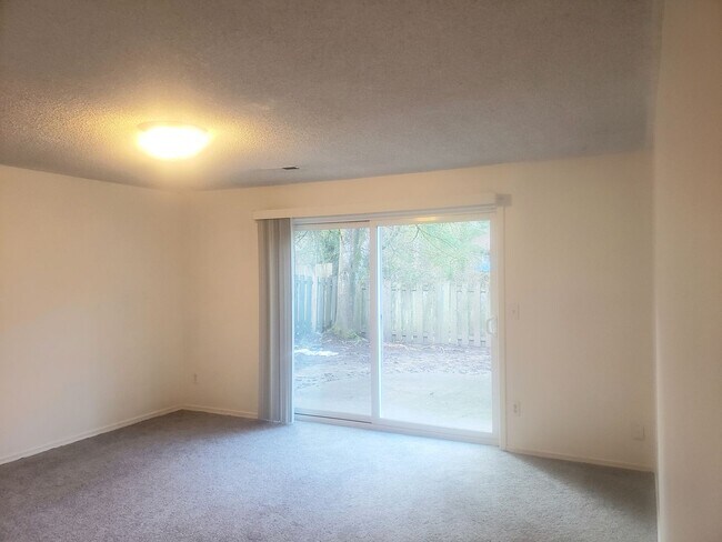 Building Photo - Wonderful Two-Level Beaverton Home with Backyard and Greenspace