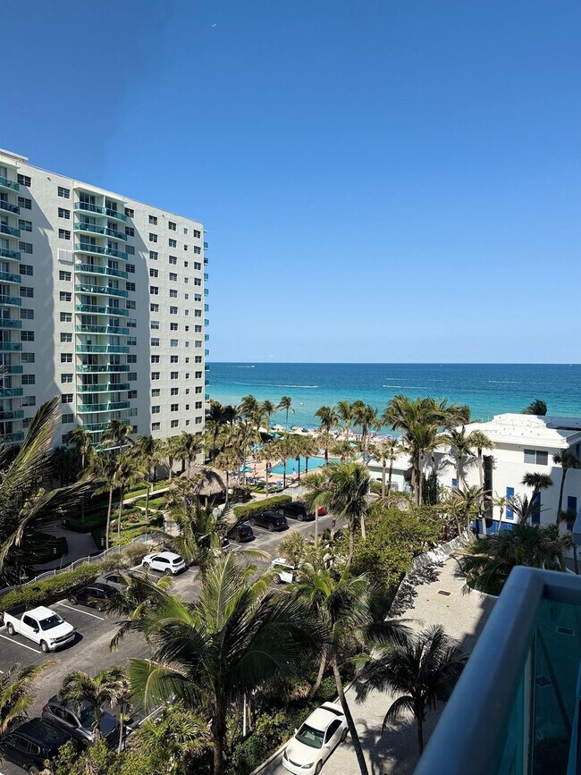 Building Photo - 4001 S Ocean Dr