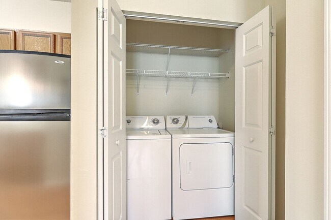 Building Photo - 1 bedroom unit in the Concord West of the ...