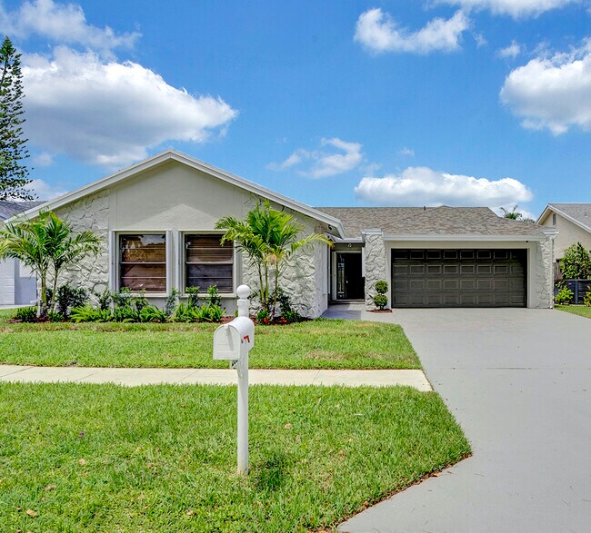 Primary Photo - 20977 Country Creek Dr