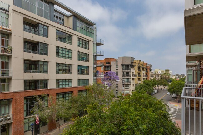 Building Photo - 2 bedroom 2 story East Village loft at Fah...