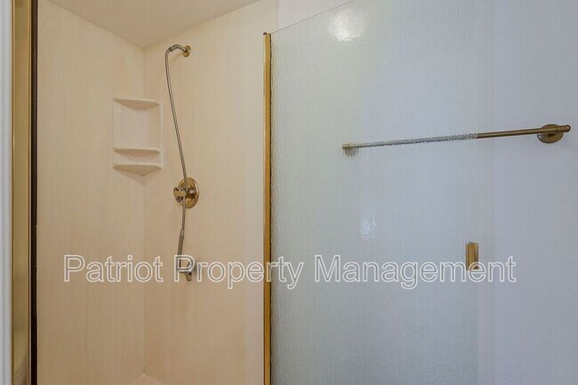 Building Photo - 635 E Boca Raton Rd