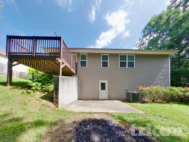 Building Photo - 116 Sugar Birch Way