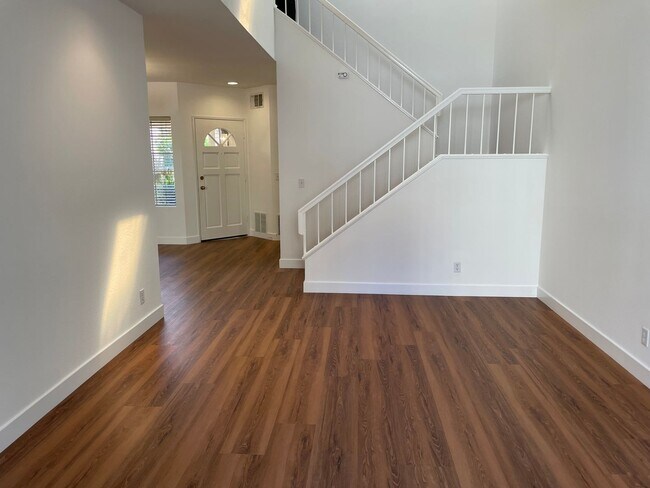 Building Photo - Dual Master Two Bedroom Townhome in Westpa...