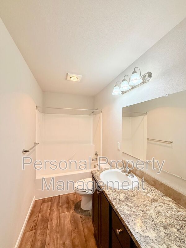 Building Photo - 12600 NE 49th St