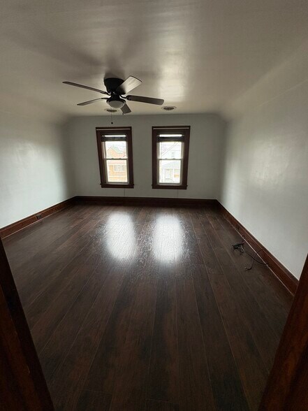 Building Photo - 366 Penora St