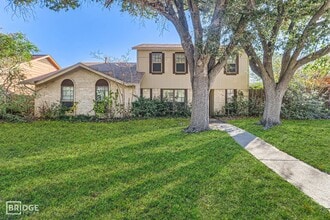 Building Photo - 303 Trailridge Dr