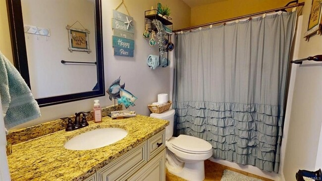 Building Photo - 440 Sydney Dr N