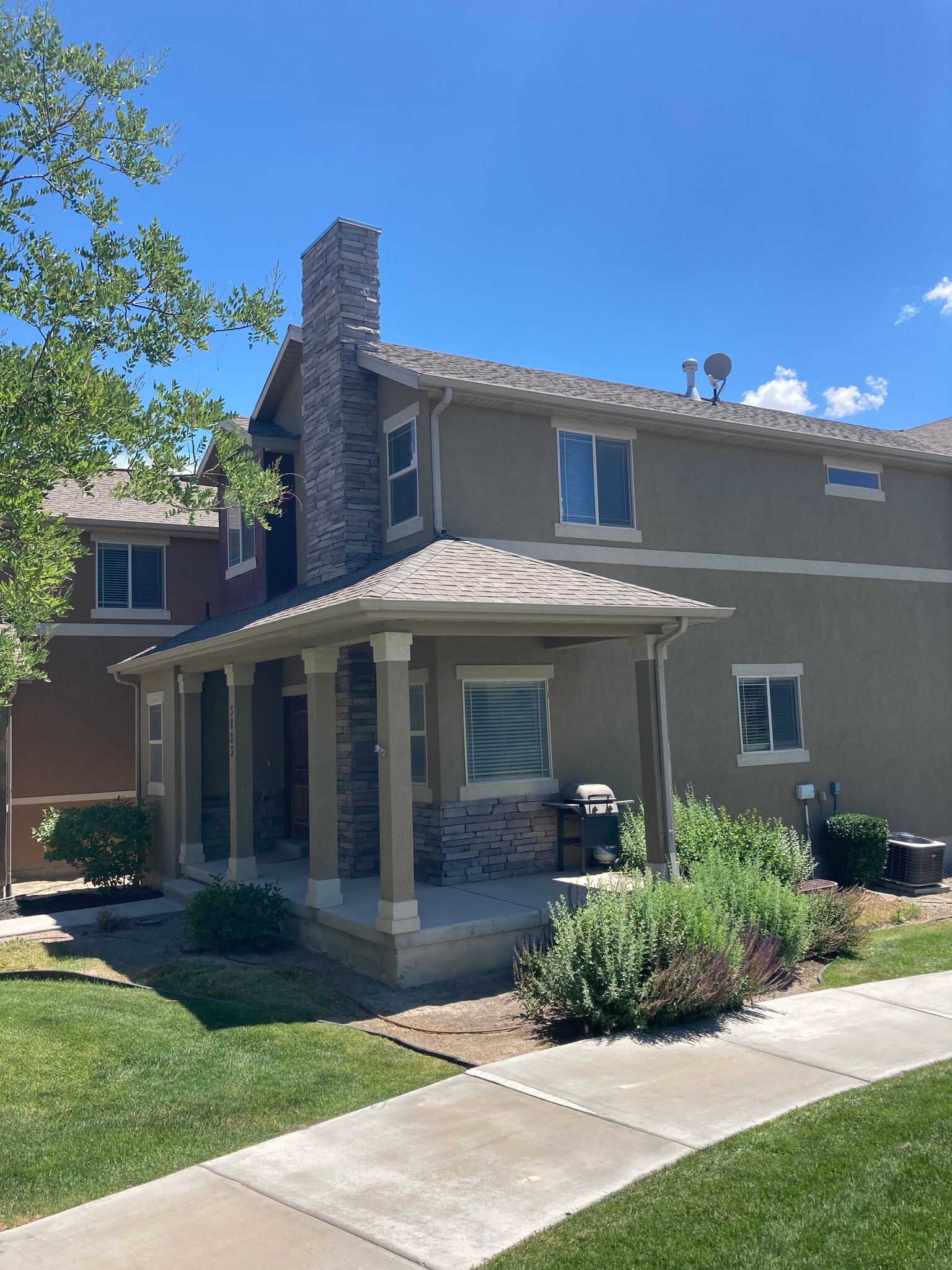 Building Photo - 3883 E Cunninghill Dr
