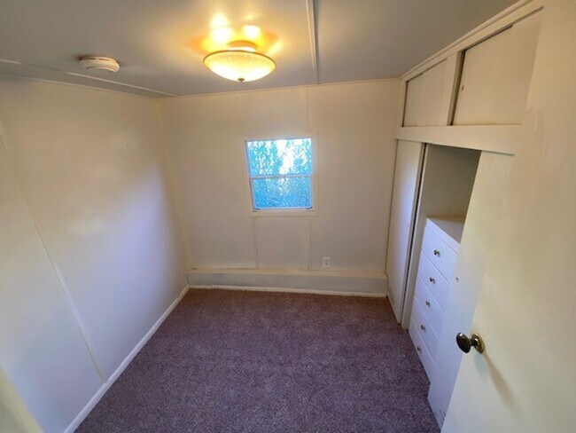 Building Photo - 2 BR Willow Beach with BOAT/RV Marina Membership available!