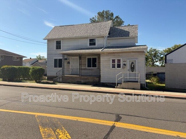 Building Photo - 221 Dunmore St