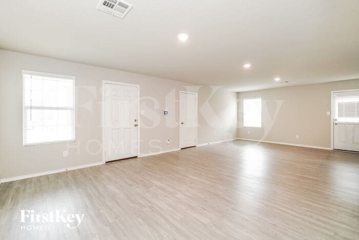 Building Photo - 10786 Prusiner Dr