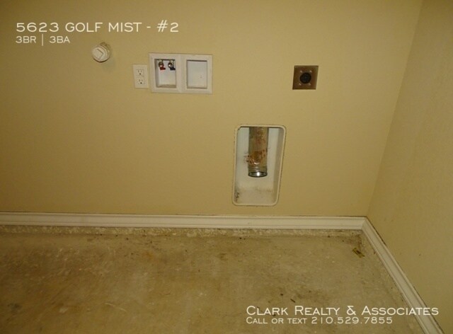 Building Photo - 5623 Golf Mist #2, San Antonio, TX. 78244
