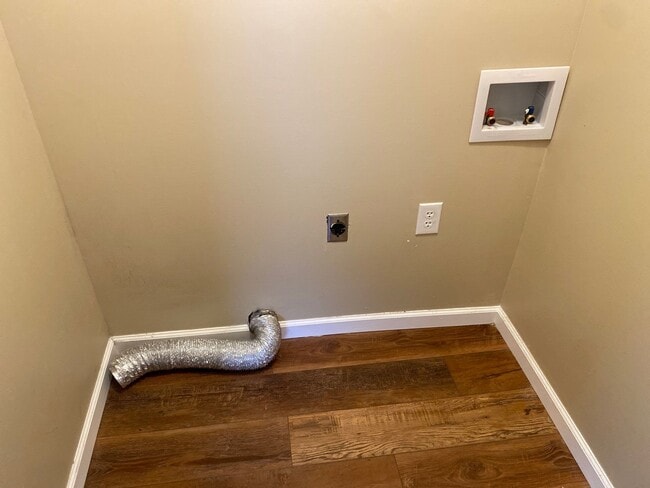 Building Photo - 120 Glass St