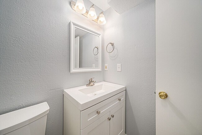 Building Photo - 2913 Ninebark Dr