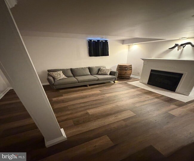 Building Photo - 3728 Swetland Dr