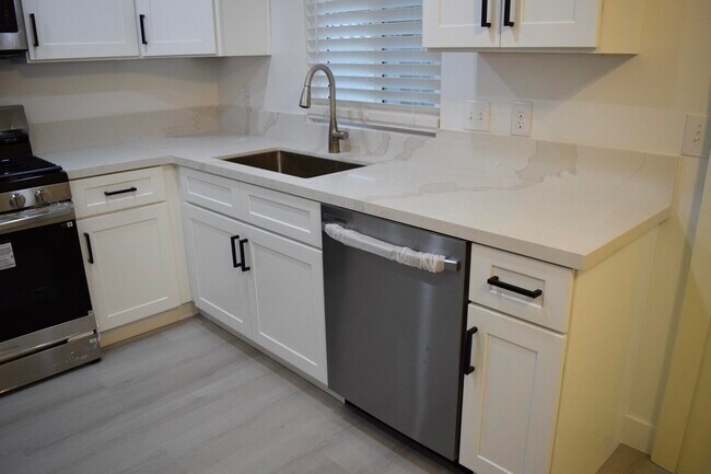 Building Photo - 45612 Kristen Ct