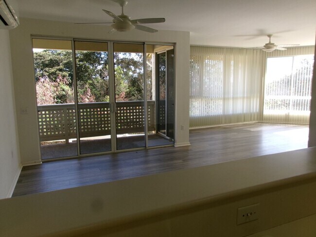 Building Photo - T0365 - MOANALUA VILLAGE #11H