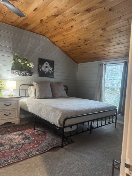 Primary Photo - 194 Swamp Rd