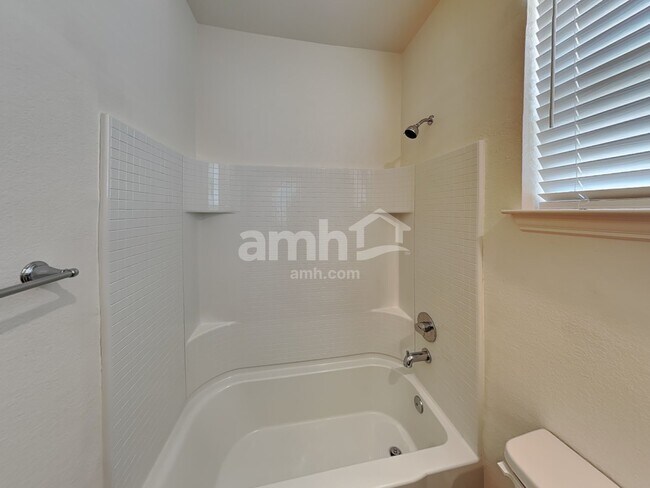 Building Photo - 2715 Spencebrook