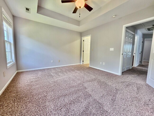 Building Photo - Elevated Four Bedroom in Rivertowne Countr...