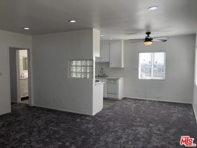 Building Photo - 744 Pier Ave