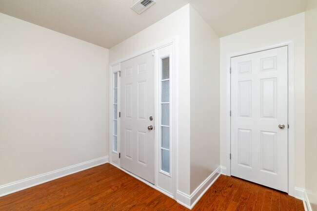 Building Photo - 5104 Cates Bend Way