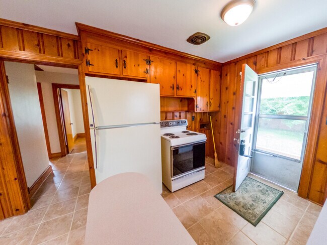 Building Photo - 2516 Gwen St