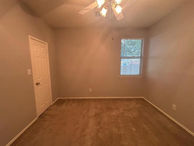 Building Photo - 2208 Wildwood Ln