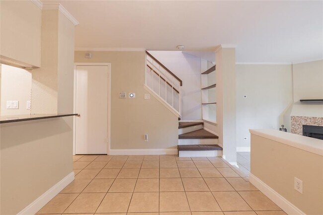 Building Photo - 1411 Gracy Farms Ln