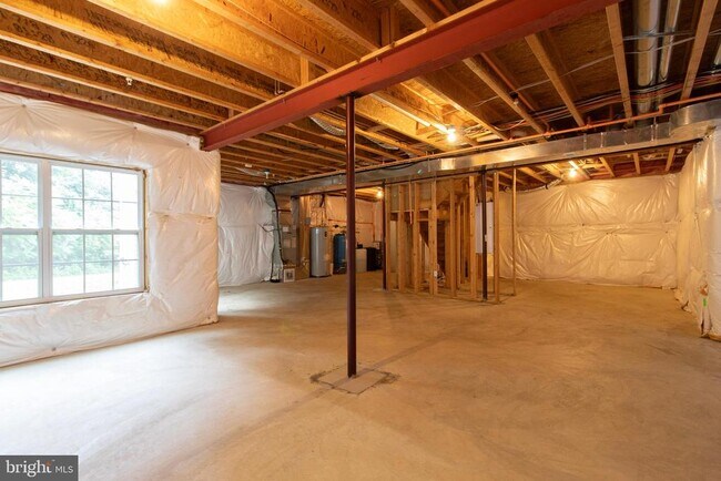 Building Photo - 8401 Hollow Tree Ln