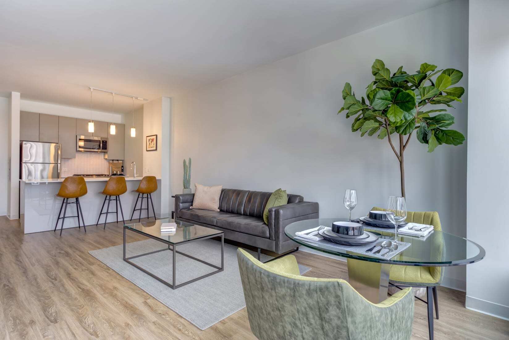 Building Photo - 336 S Halsted St