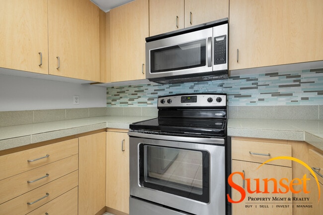 Building Photo - 3975 Hortensia St