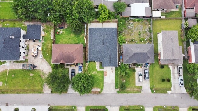 Building Photo - 8914 Dirby St