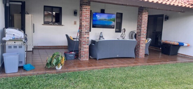 Building Photo - 1417 SW 139th Ave